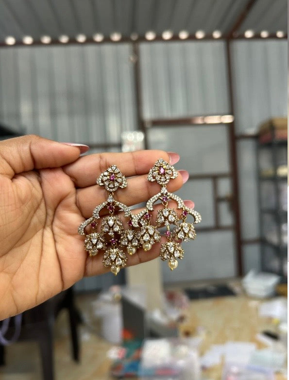 AD LIGHT Stone Chandelier Earrings